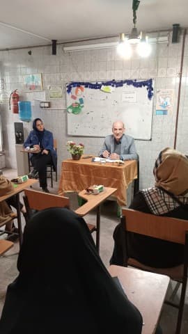 برگزاری جلسه اعضای انجمن با مدیریت دبستان