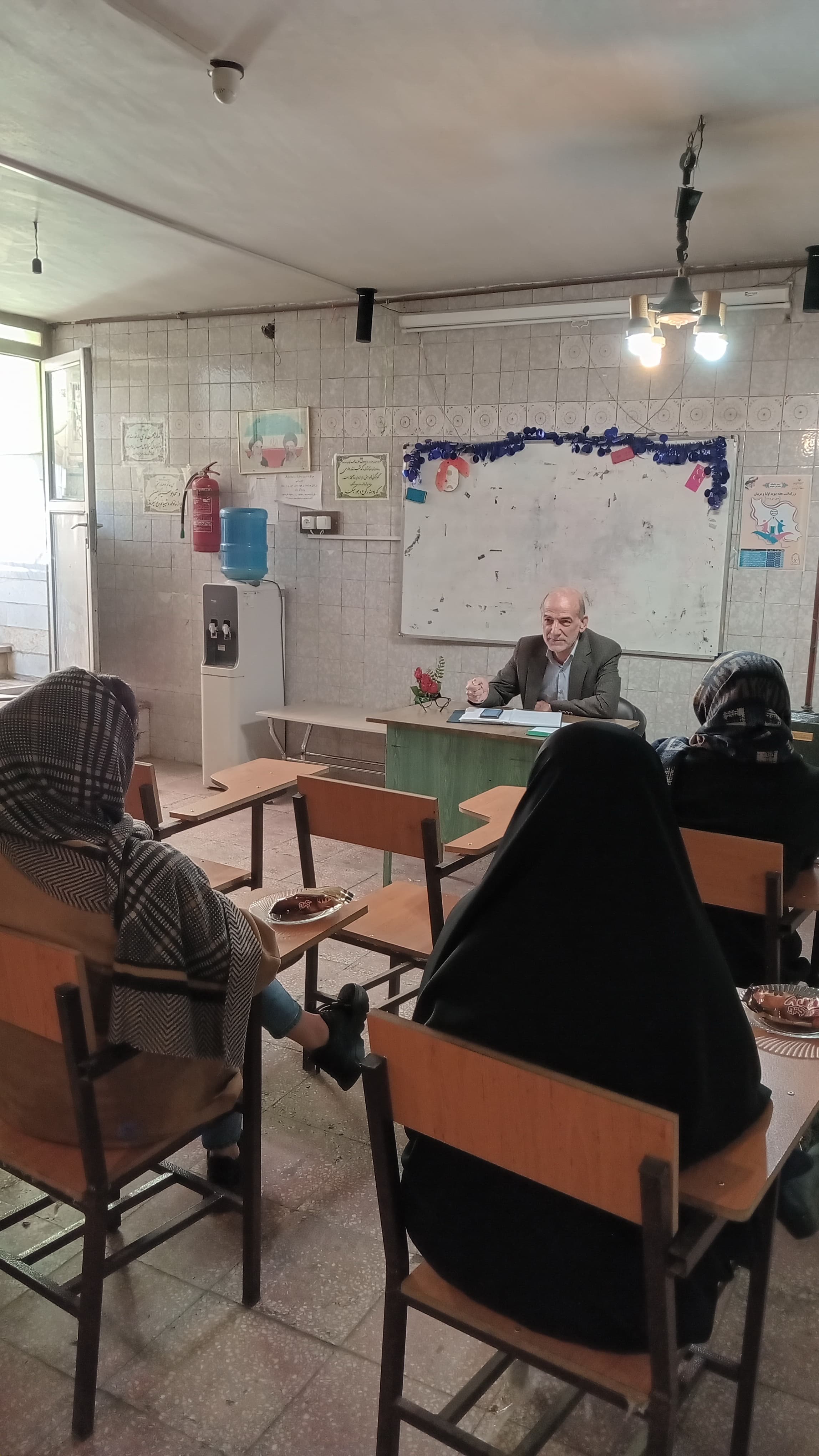 برگزاری آخرین جلسه اعضای انجمن و اولیا درسال1402