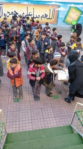 تهیه وتوزیع آش نذری به مناسبت شهادت حضرت فاطمه(س)
