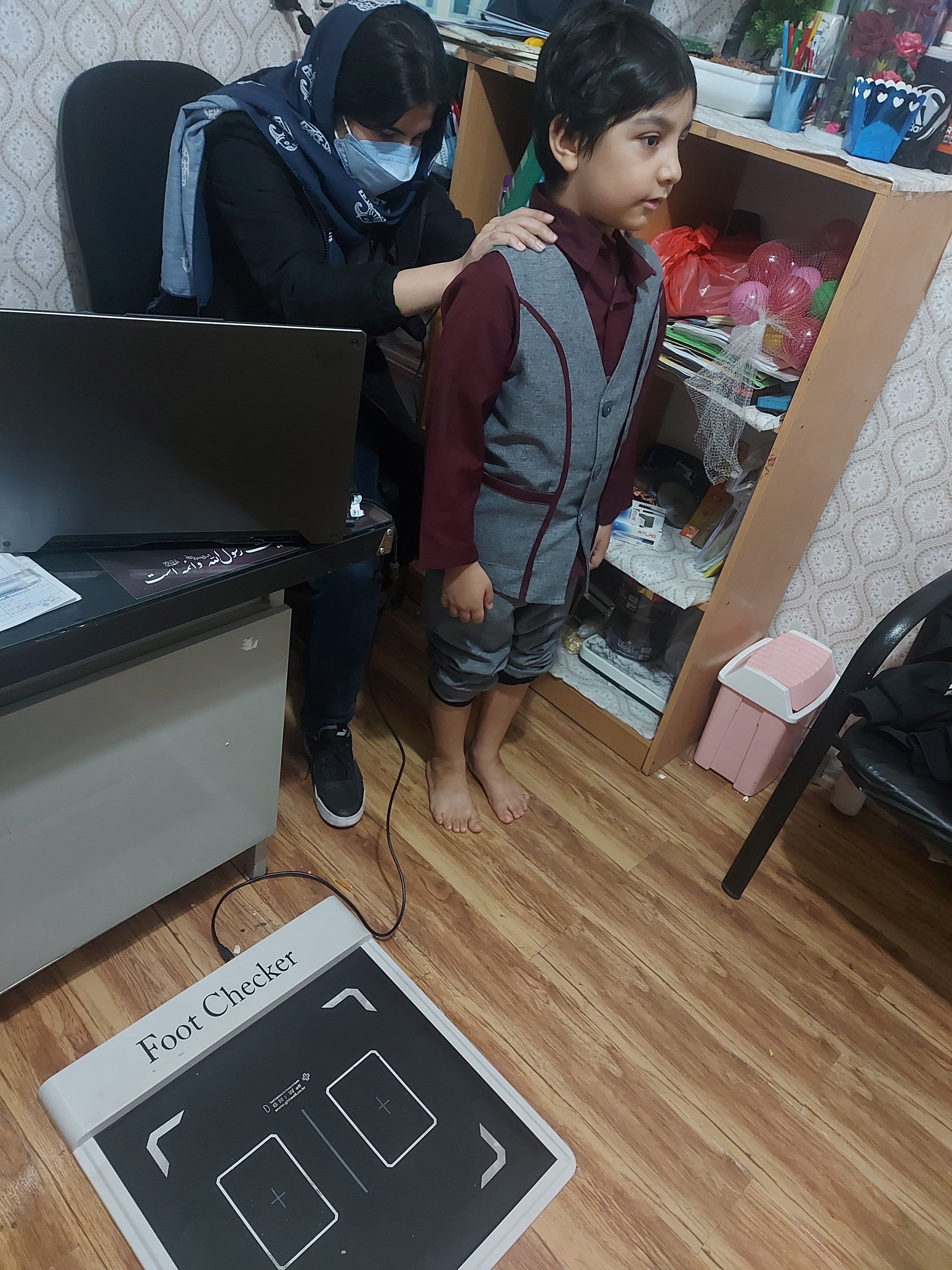 معاینات ستون فقرات واسکن کف پا